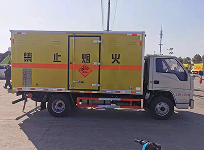 灯塔爆破器材运输车