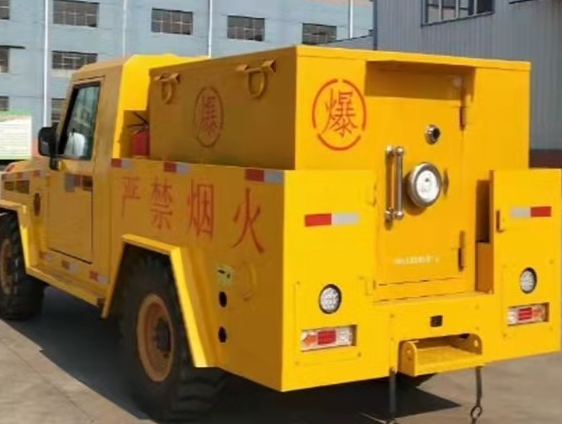 灯塔凯龙爆破器材运输车：保障爆破任务的安全运行